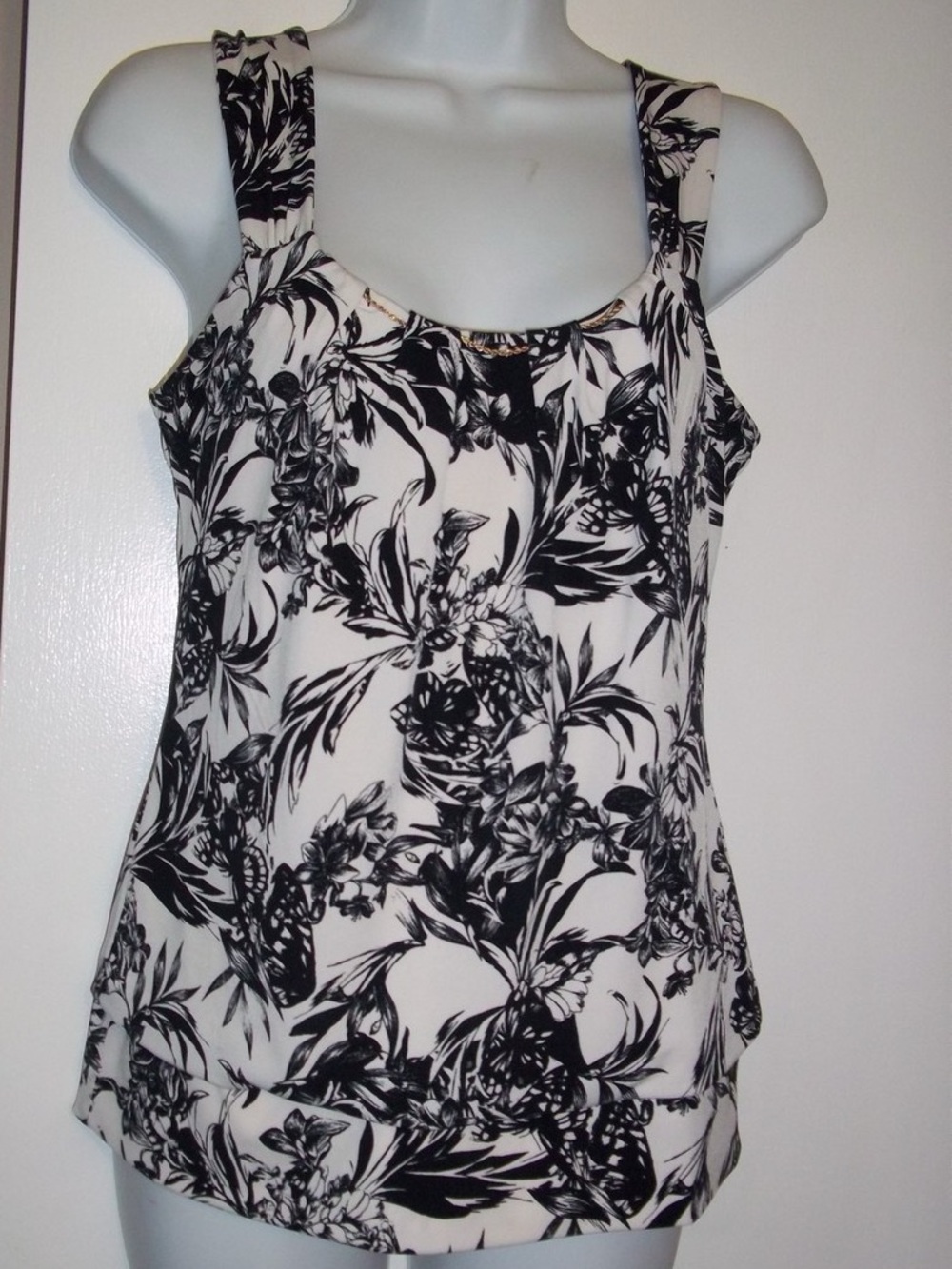 White House Black Market Black and White Floral Tank S